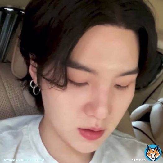 IMPORTANTE    ha estado recibiendo comentarios de odio y comentarios maliciosos por parte de antis por el episodio de su programa con el reciente invitado. abajo  les dejo cuentas para denunciar y cards  #ProtectSuga  WE LOVE YOU SUGA WE LOVE YOU YOONGI