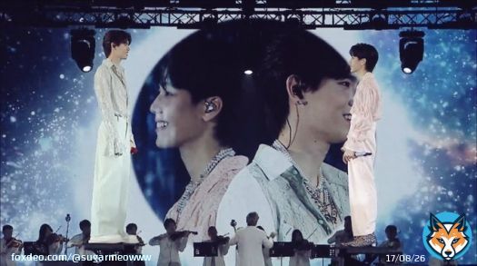 Smile to each other like nobody else there. The world only for two.   #YinWarConcert #yinyin_anw #warwanarat