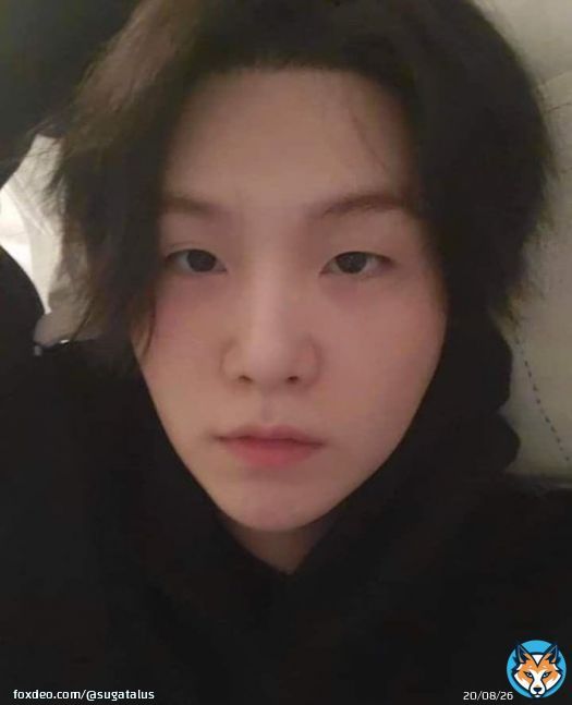 something kinda cute about samsung trying to advertise higher quality pics when yoongi looks like this even in lo-fi