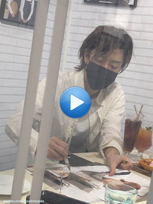 happy 1 year to:  - yuta surprising the fans when he's suddenly in japan, finally after 3 yrs & visiting 127 cafe + an impromptu mini fm - yuta dyed his hair jet black at his cousin's salon (for suzaki ryo's character) - 'taeyong to ore' (taeyongeyong & me - hint for elle japan cover)