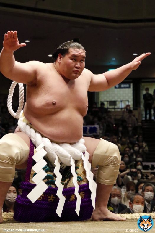 ＜大相撲五月場所 千秋楽＞ 照ノ富士、三場所ぶり7回目の優勝！  今場所の優勝は、照ノ富士(横綱)伊勢ヶ濱部屋 初日黒星スタートから見事な逆転優勝を果たしました。  #sumo #相撲 #夏場所 #五月場所