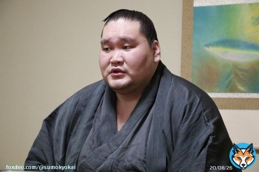 ＜照ノ富士一夜明け会見＞ 今週末には、部屋付きである安治川親方の断髪式があることについて  「部屋を移ってきてからずっとお世話になっている、尊敬する先輩。優勝して花を添えたいと思っていた。十両では錦富士も優勝できて、良かったと思う。」  #sumo #相撲 #五月場所 #夏場所 #優勝