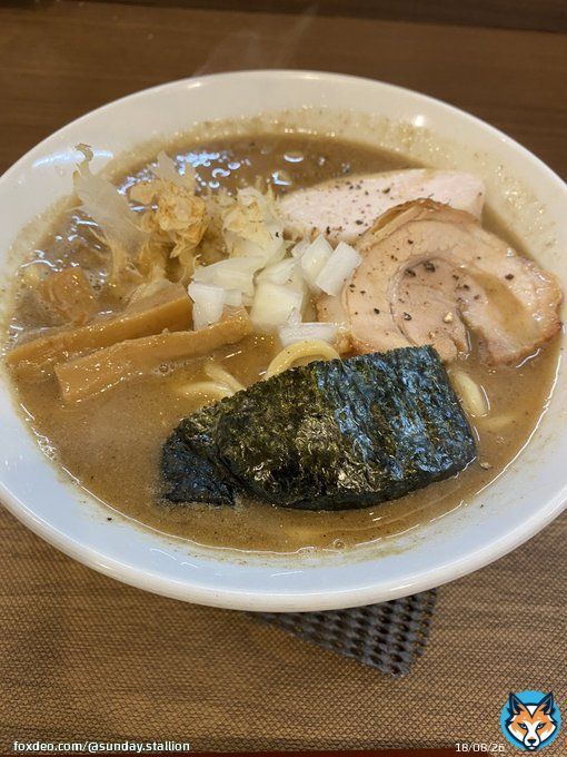 みなさんお疲れ様です。どうでした？ 僕は2つの重賞を買ったわけですが&hellip;え〜、かすりもしませんでした。まあブーケファロスはよく頑張ったんじゃないでしょうか。 そんなわけで悲しみの中華そば、いっただきま〜す