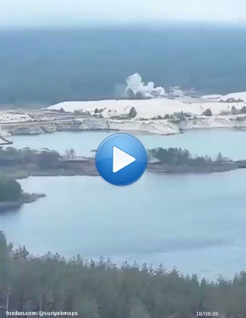 Footage shows #RussianArmy shelling #UkrainianArmy at blue lakes (where Solarium cottage is located) south of the city of Lyman/Лиман before troops retreating south of Donets river (Aproximate location: 48&deg;59'19.1'N 37&deg;43'38.5'E).