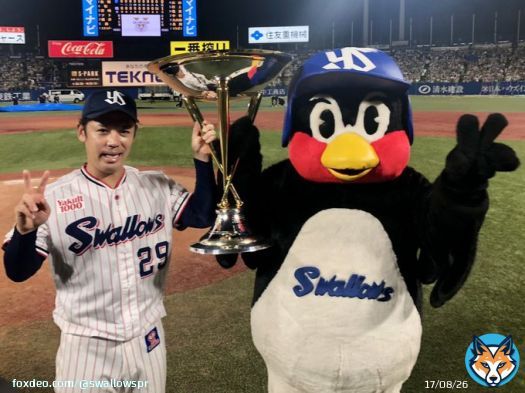 小川泰弘選手会長！ つば九郎！ ありがとう！！！  #swallows #熱燕 #連覇 #小川泰弘 #つば九郎
