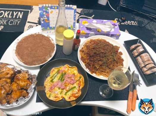 1日遅れの1人クリスマスパーティー。 9割り手作り。 ※寝起きで頑張った。。 ケーキも初めて作ったけど成功かな？  #おうちごはん #クリスマスメニュー