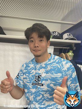 すわほー ナオnice8勝目 キャッチボールの相棒 ムーさんnice勝利打点 さすがのひとこと スコットniceピシャリ 凄みが増してます 通訳の久野さんとのツーショ マリモ、がんばれ ふんばれ 明日もあるぞ 東京シリーズin京セラ明日もあります! #木澤尚文 #中村悠平 #マクガフ #久野通訳