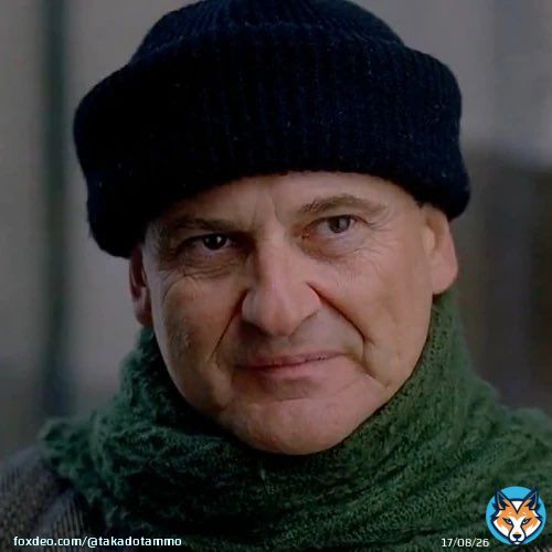 In home alone, the same actor who plays one of the bad guys plays the cop at the beginning of the movie.