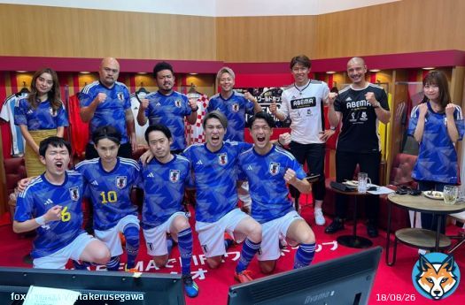 ワールドカップAbema応援スタジオ 遅くまで見てくれた皆様ありがとうございました！ 全力で戦う姿にパワー貰いました。 日本代表の皆様本当にお疲れ様でした！  そして格闘技もワールドカップをやりたい。 僕もこれからまた頑張ります！！