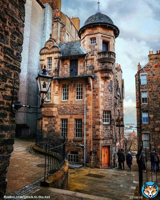 I want to visit Edinburgh, Scotland!