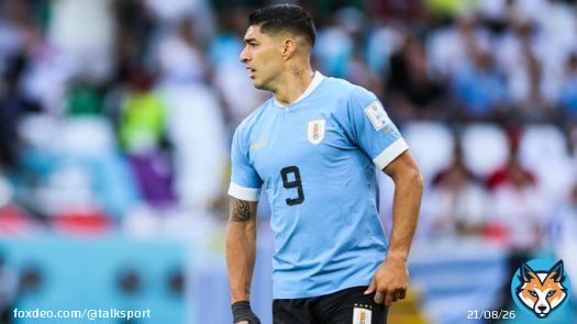 Luis Suarez likened to a &lsquo;Sunday League player with a milk round&rsquo; during #URU's opening  #FIFAWorldCup game