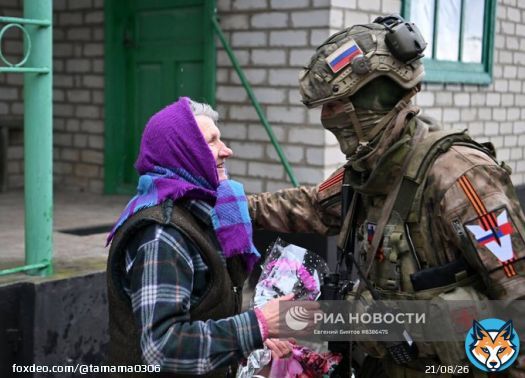 ルガンスクでも国際女性デーを記念してLPR国家警備隊が花を配って歩きました