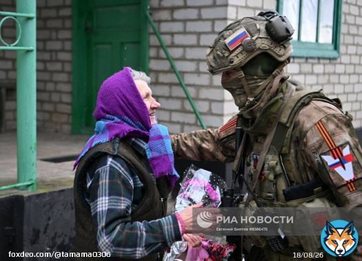 ルガンスクでも国際女性デーを記念してLPR国家警備隊が花を配って歩きました