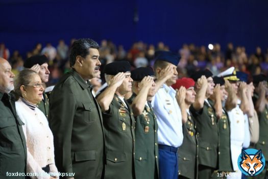 #Ahora Pdte. @NicolasMaduro: Jamás Venezuela vio una demostración tan grande de amor como la que se le dio al Comandante Chávez #6Mar #SomosLosDeChávez