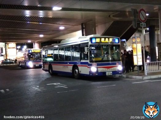 本日限りで #綱島駅前 から撤退する臨港バス　#鶴03系統 に #鶴見駅西口 から乗り、#綱島駅 に向かっている。 日没後だからか #鶴見駅 西口に鶴03系統の写真を撮る #バス愛好家 は他に見なかった。