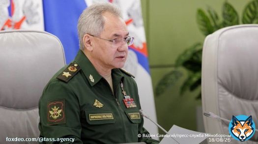 Министр обороны РФ Сергей Шойгу находится в Кремле, где вскоре пройдет встреча Владимира Путина с военными и правоохранителями, останавливавшими вооруженный мятеж, передает наш корреспондент: