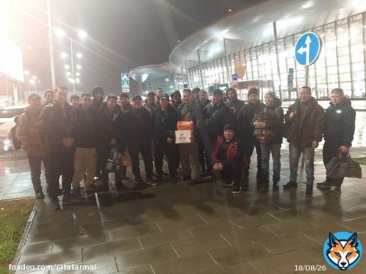 Дайчлагдсан якутчууд нутаг буцаж байна  Сэтгүүлч Станислав Софронов тэднийг аль хэдийн Якутск хотод ирчихсэн, Якутийн агаарын тээврийн компаниар өглөөний 4 цагт якутчуудын нэг хэсэг ирсэн гэж мэдэгдэв.  Фото: нийгмийн сүлжээнээс Эх сурвалж:  онлайн хэвлэл
