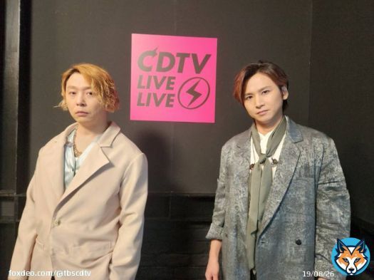 #CDTVライブライブ 今夜も激アツLIVEをお届け\u266a 本番直前ショットで実況中だよ  続いては #KinKiKids が登場 ふたりで作詩・作曲を手掛けた メッセージソング 「The Story of Us」を披露！  #CDTV #TBS