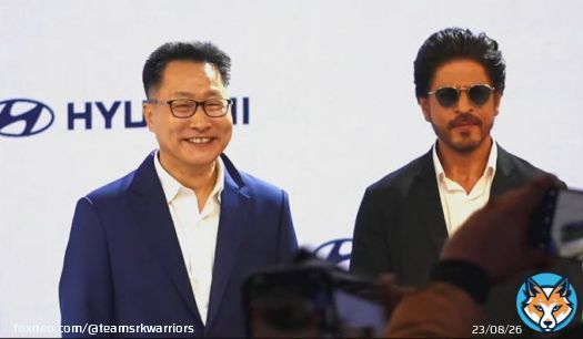 Dashing #ShahRukhKhan at #Hyundai event now   #Pathaan