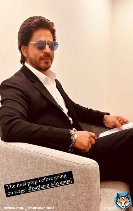 Latest picture of Handsome hunk #ShahRukhKhan