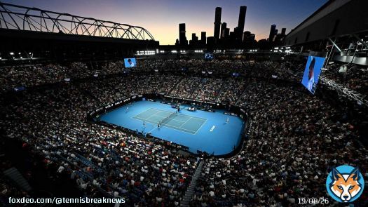 Cet #AO2024 était le tournoi des premières 1ère défaite de Djokovic dans le dernier carré (20 victoires en 20 matchs) 1ère victoire de Sinner en Grand Chelem contre le top 5 (8 défaites en 8 matchs) Sinner est le 1er joueur en dehors du Big 3 à battre Djokovic en GC, auShow more
