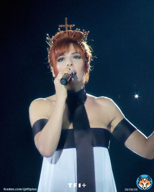 Il y a 15 ans, Myl&egrave;ne Farmer performait au Stade de France&hellip; et c&rsquo;&eacute;tait d&eacute;j&agrave; exceptionnel   Myl&egrave;ne Farmer, sur les pas d&rsquo;une ic&ocirc;ne est disponible en streaming gratuit sur TF1+