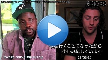 『ブレット・トレイン』レモン（檸檬）役ブライアン・タイリー・ヘンリーとタンジェリン（蜜柑）役アーロン・テイラー＝ジョンソン、まさに劇中そのままなやりとり。   #ブレット・トレイン  Q.おふたりは日本に来たことはありますか？