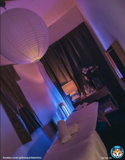 Our massage rooms are the perfect sensual sanctuary! Beautifully lit and tastefully decorated. Room HIRE includes coconut oil • oil warmer • towel warmer • fresh towels • bose speakers • professional massage tables • tissues & supplies Wellington & Auckland