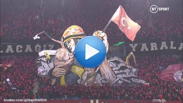Trabzonspor fans thank the emergency services after the tragic earthquake in Turkey.   @btsportfootball