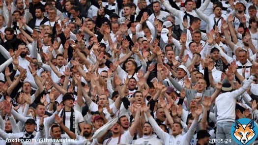 Napoli have banned Frankfurt fans from entering the stadium for their Champions League game next week, they will also be trying to stop them entering Naples.   They are worried about the safety of Frankfurt fans.