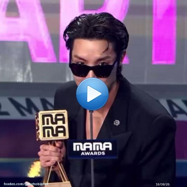 Hoseok&rsquo;s wink at the end of accepting his award?? HE IS SO HOT.0:0034.4K views