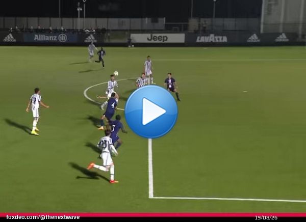 In the 89th minute of the PSG U19 vs Juventus U19 game in the #UYL today the score was 4-1 to PSG, it finished 4-4.  This was the incredible first touch and finish goal to equalise the game by Lorenzo Anghel&egrave; (2005)