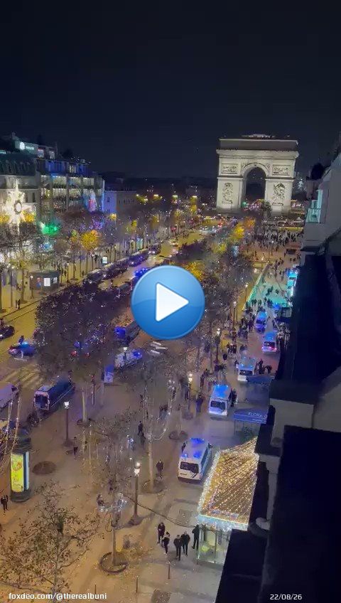Mira toda la polic&iacute;a que tiene que poner francia x miedo a Marruecos kjj M&aacute;s que llegar a la final parece que los invadi&oacute; alemania otra vez