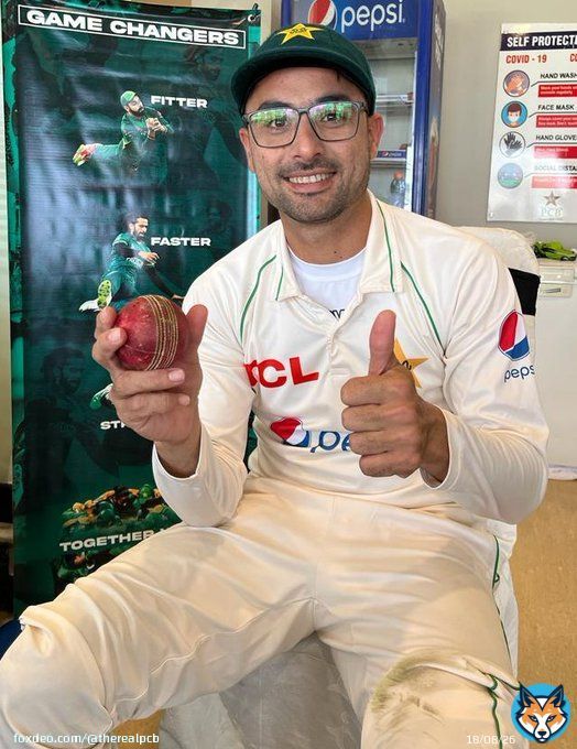 overs  runs  wickets  Man of the moment Abrar Ahmed!   #PAKvENG | #UKSePK