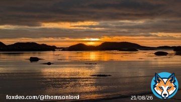 The sun dipping over the rocks at Fidden this afternoon. (I hesitate to say evening when it was about 4pm!)