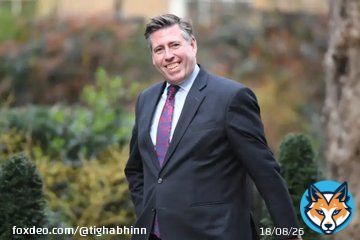 No wonder he has such a big smile....  'SIR Graham Brady, MP for Altrincham and Sale West, is facing questions about a job which paid him the equivalent of &pound;800 an hour.' #BBCBreakfast #SkyNews #BBCLauraK #Ridge #BBCNews