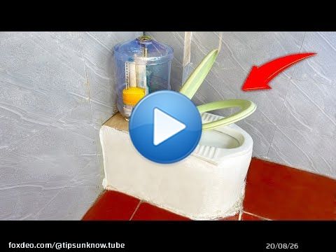 Le constructeur fera faillite simonde le sait ! Toilettes DIY &agrave; partir d'une bouteille en pl