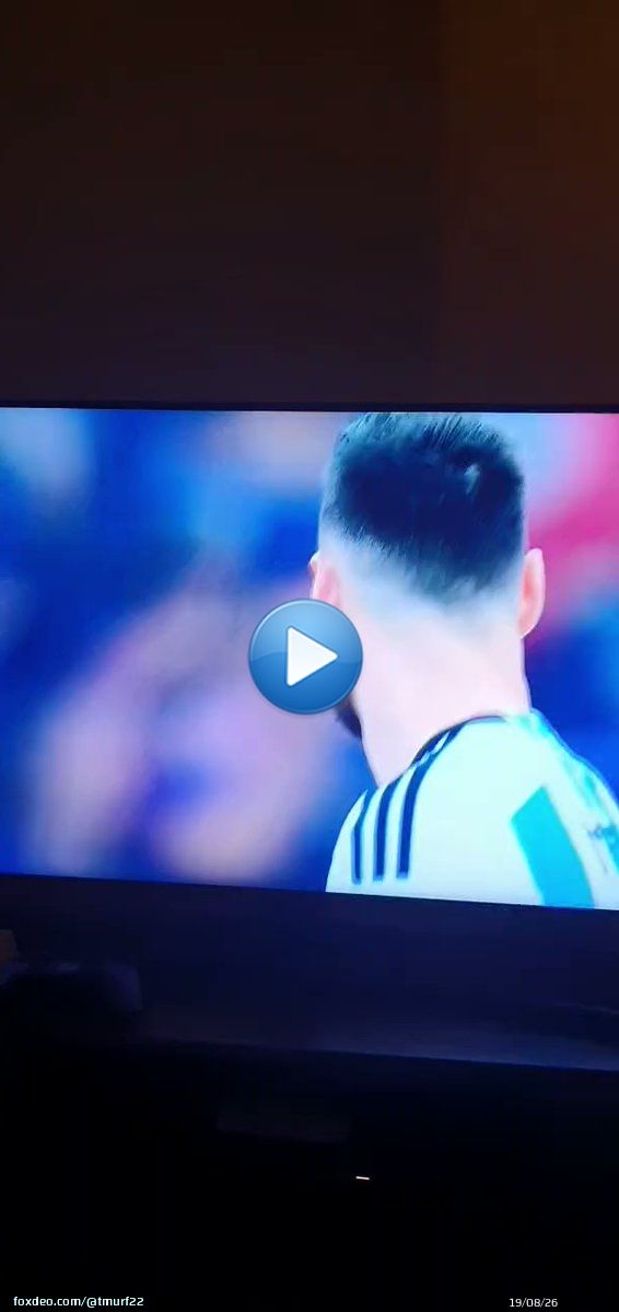Adrien Rabiot casually eating his own snot live on TV #ArgentinaVsFrance #FIFAWorldCup