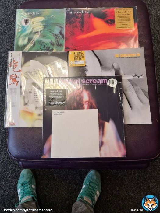 Afternoon all......not a bad haul from #RSD2020 thanks to @TNTRecordsbarro I got all these beauties...@thecharlatans @slowdiveband @ScreamOfficial @BiffyClyro thanks for the brew Dave!!!! @IndieOver40
