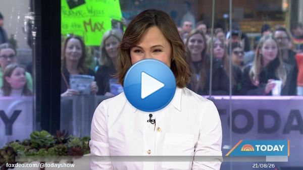 Jennifer Garner shares details about her new Apple TV+ series &ldquo;The Last Thing He Told Me,&rdquo; reveals how she keeps social media away from her teen kids without their resentment, talks about her love for cooking, and more!