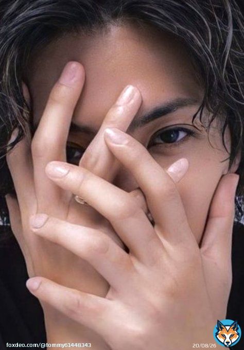 紫耀担廉担ティアラ様  お願いがあるのです。 もしよろしければ、今回は 国民的彼氏　#神宮寺勇太　くん に投票お願い出来ませんでしょうか キンプる見ても ずっとメンバーを想い支えてきて くれたじんくん ジャニーズ人生のトリに華を添えて　 あげたい #ViVi国宝級イケメンランキング