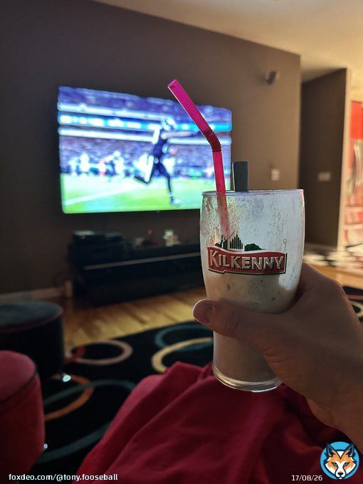 Rootbeer float type of game here #NYGvsPHI @sportsportdtv