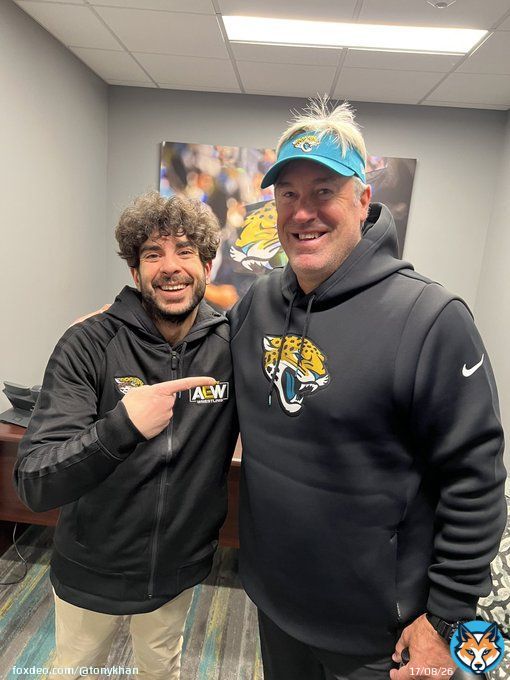 Thank you to every single @Jaguars fan, and a huge thank you to the fans at @TIAABankField tonight, and huge thanks to Doug Pederson and every Jaguars player and the whole team staff, and congratulations all of you for tonight's home playoff win! Whaat a great team win! GO JAGS!