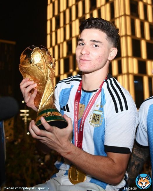 Barcelona has officially opened talks with Manchester City for Juli&aacute;n &Aacute;lvarez on loan with no buy-out option included. #FCB #MCFC   There&rsquo;s no agreement to sign new contract with Man City as current deal expires in June 2027.  AC Milan and West Ham also want &Aacute;lvarez on loan.