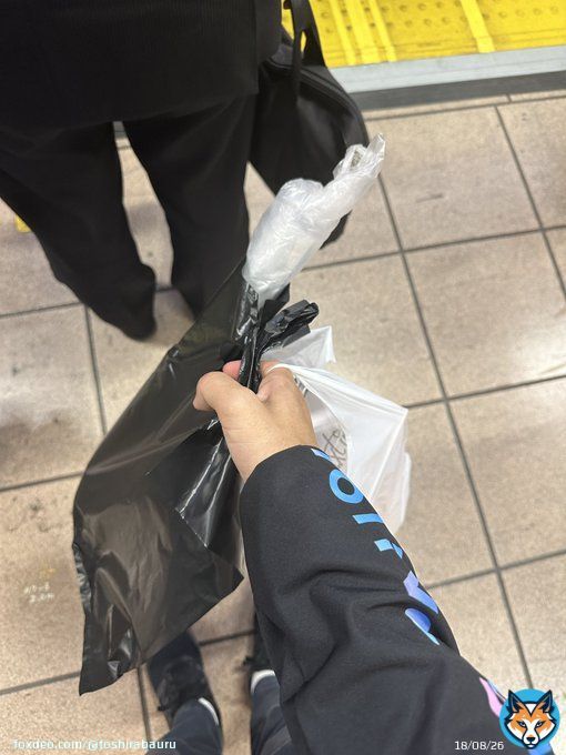 秋葉原去ります！ほんとに楽しかった！expoで出来た友達は永遠です！また会おうね〜！ちなみにアキバで散財した価格は2万1000円でした！破産確定です！どうしてくれよう！  #ホロライブ