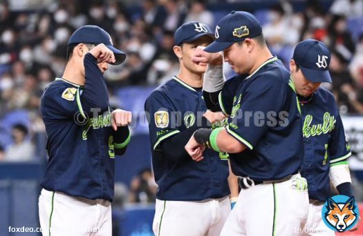 【日本シリーズ】 １０月２５日　 #日本シリーズ #ヤクルトスワローズ  #swallows  #村上宗隆　#塩見泰隆　　 #東スポ