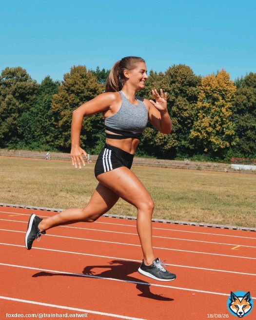 The only bad run is the one that didn&rsquo;t happen \ud83c\udfc3\ud83c\udffb&zwj;\u2640\ufe0f Ich w&uuml;nsche euch allen eine sch&ouml;ne neue Woche & schicke ganz viel Motivation \u2764\ufe0f#laufen #runninggirl #happymonday