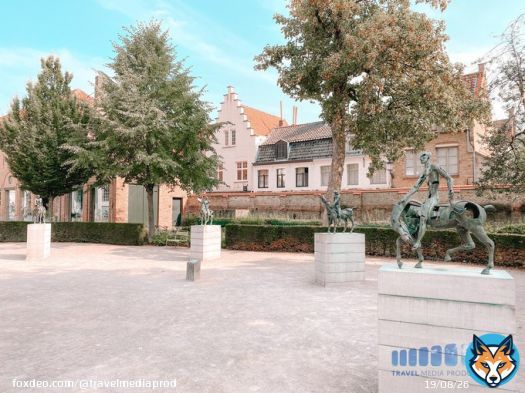 The Four Horsemen of the Apocalypse in downtown Bruges, Belgium &bull; &bull; &bull; &bull; &bull; #brugge #bruges #visitbruges #belgium #flanders #vlaanderen #belgique #visitflanders #belgie #travel #visitbelgium #gent #europe #photooftheday #architecture #ghent #antwerpen