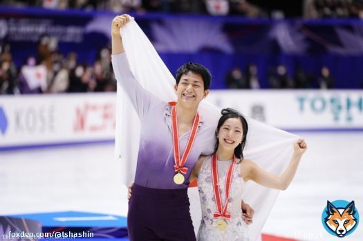 [フィギュアスケート NHK杯] ペア優勝の三浦璃来、木原龍一組。表彰式は笑顔でいっぱいでした。優勝おめでとうございます！（若杉）  \u25bdNHKフィギュア写真特集は   #りくりゅう #三浦璃来 #木原龍一 #NHK杯フィギュア