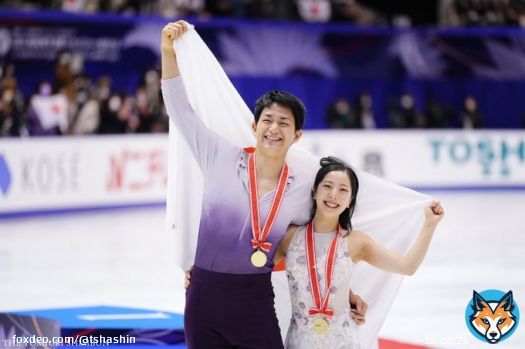 [フィギュアスケート NHK杯] ペア優勝の三浦璃来、木原龍一組。表彰式は笑顔でいっぱいでした。優勝おめでとうございます！（若杉）  \u25bdNHKフィギュア写真特集は   #りくりゅう #三浦璃来 #木原龍一 #NHK杯フィギュア
